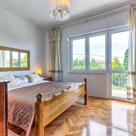 Regent Apartment In Kaštela Екстериор снимка