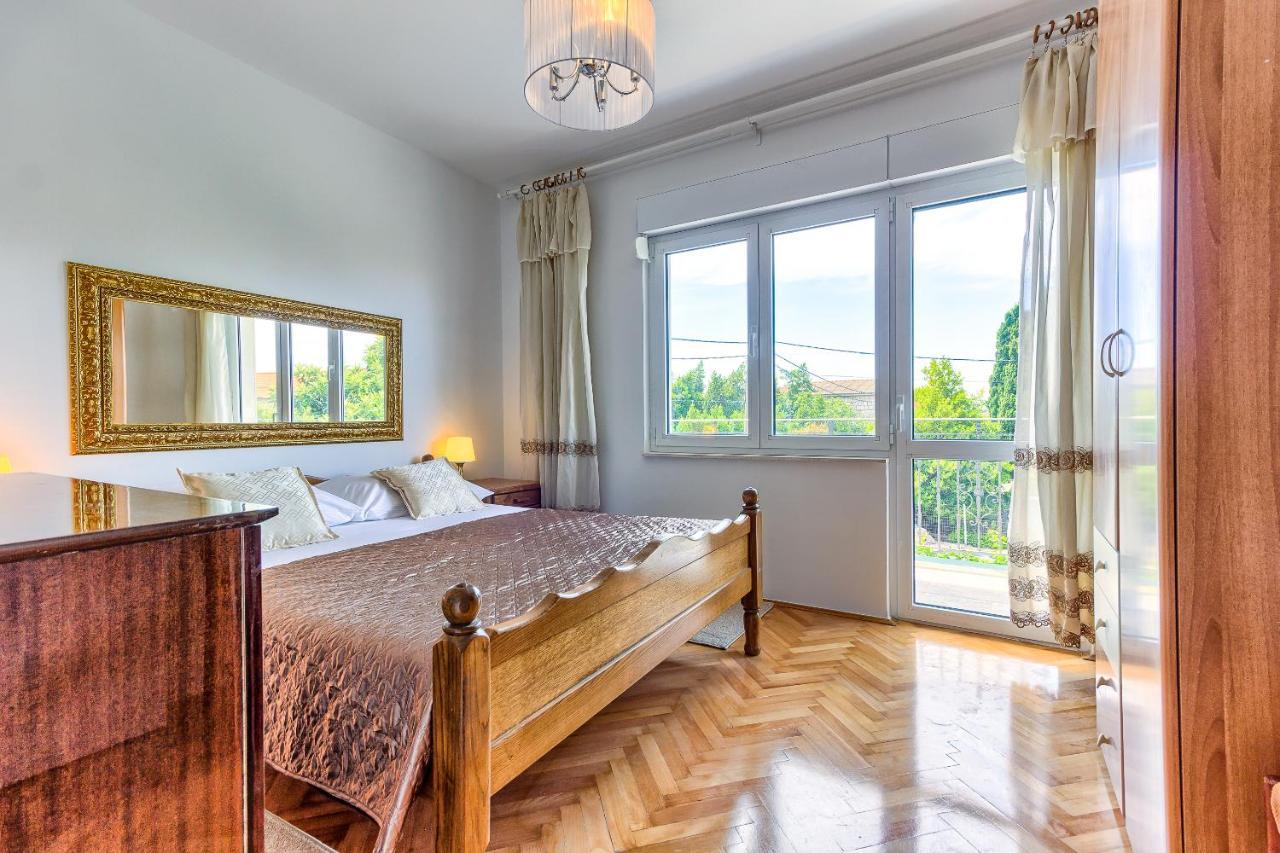 Regent Apartment In Kaštela Екстериор снимка